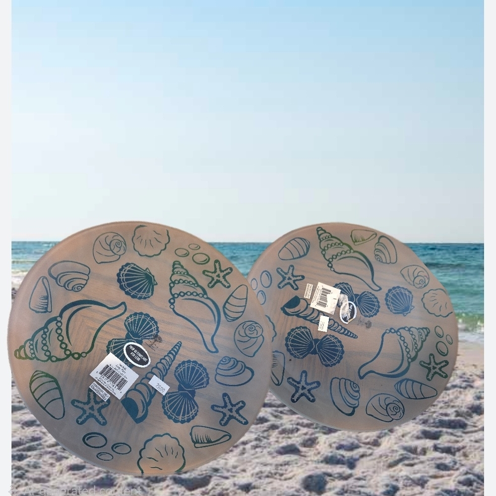Beach-Themed Round Plates with Seashell Design